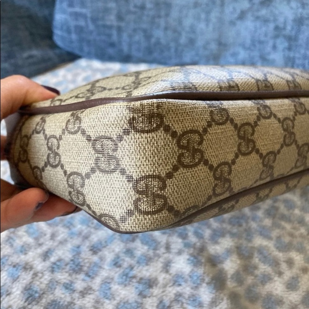 ❌SOLD❌Gucci pouch - Picture 3 of 12